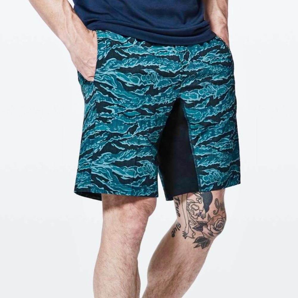 lululemon athletica T.H.E. Short Linerless 9” Tiger Camo Shorts